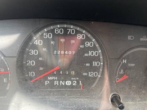 FORD CROWN VICTORIA 2004 2FAFP74W24X128461 image